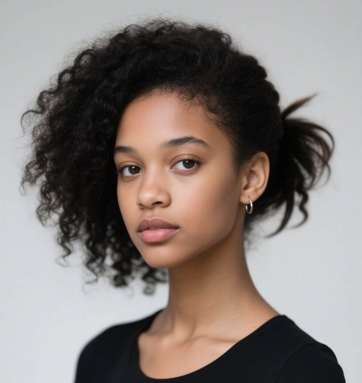 Read more about the article Effortless Curly Ponytail: Chic Hairstyle Tutorial for Every Occasion 🌟✨